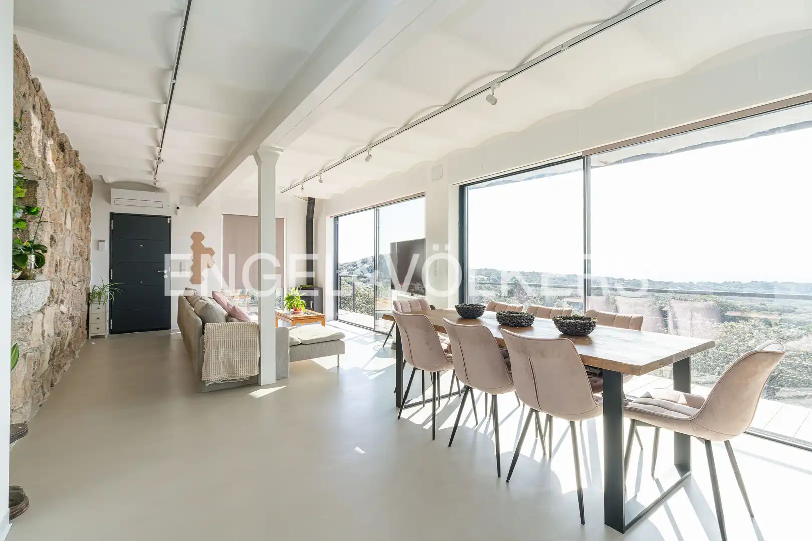 Dining room of Houses for sale in Hoyo de Manzanares  with Air Conditioner, Heating and Private garden