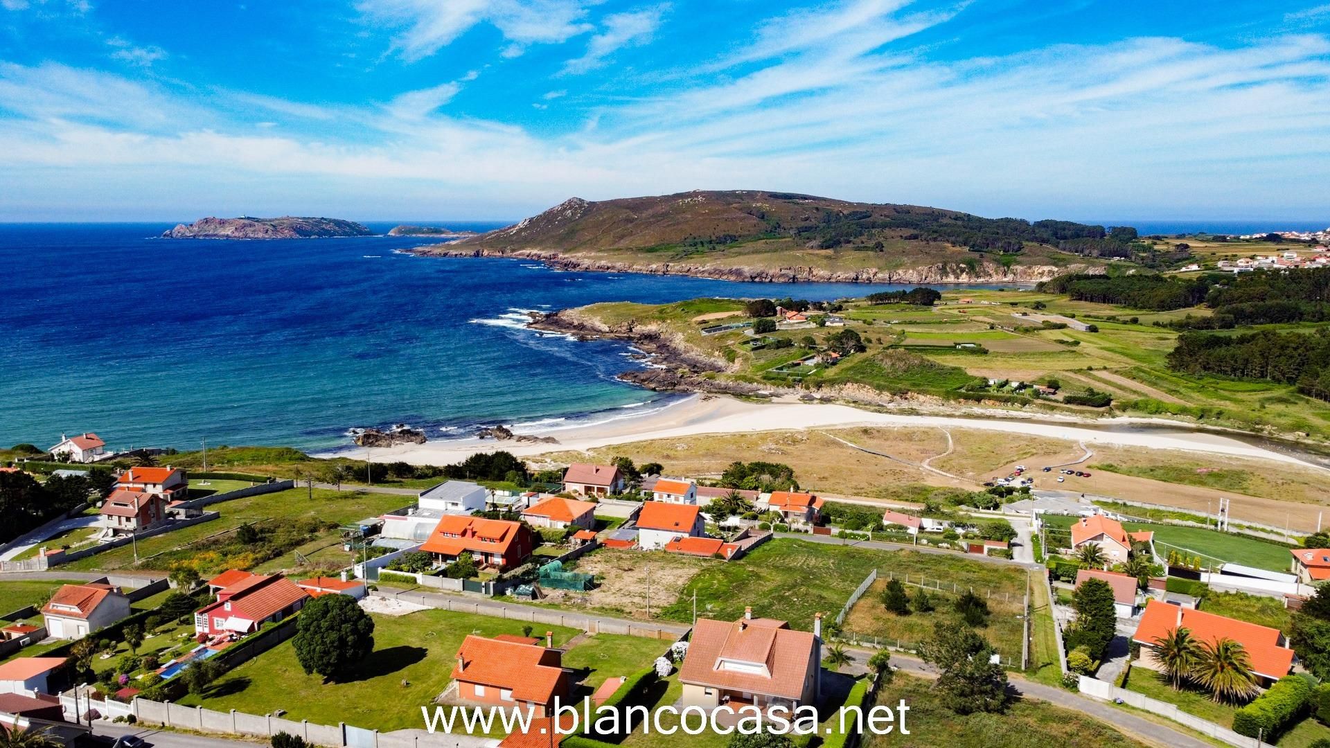 Vista exterior de Finca rústica en venda en Malpica de Bergantiños amb Jardí privat