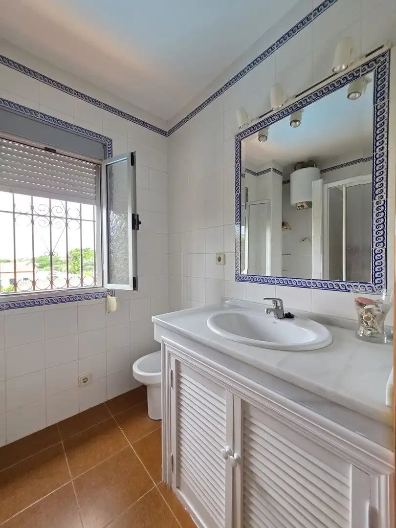 Chalet con piscina en venta en Palomares del Río, imagen 32