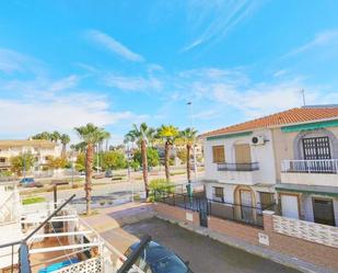 Vista exterior de Casa o xalet de lloguer en Santa Pola amb Balcó