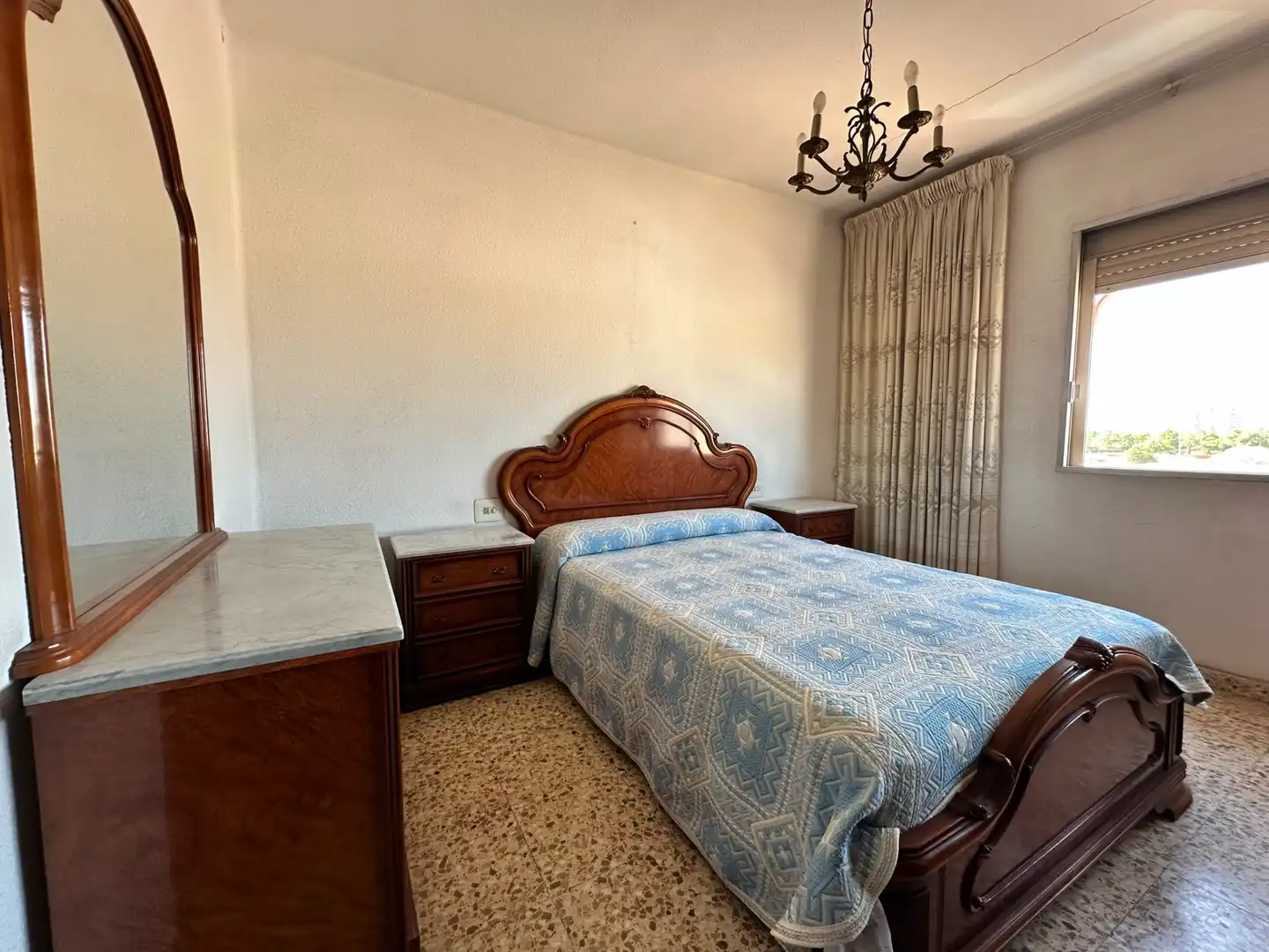 Habitación de Piso en venta en Valencia con Amueblado, Horno y Balcón