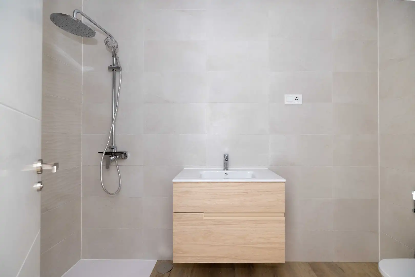 Bathroom of Attic for sale in Málaga  with Air Conditioner, Heating and Terrace