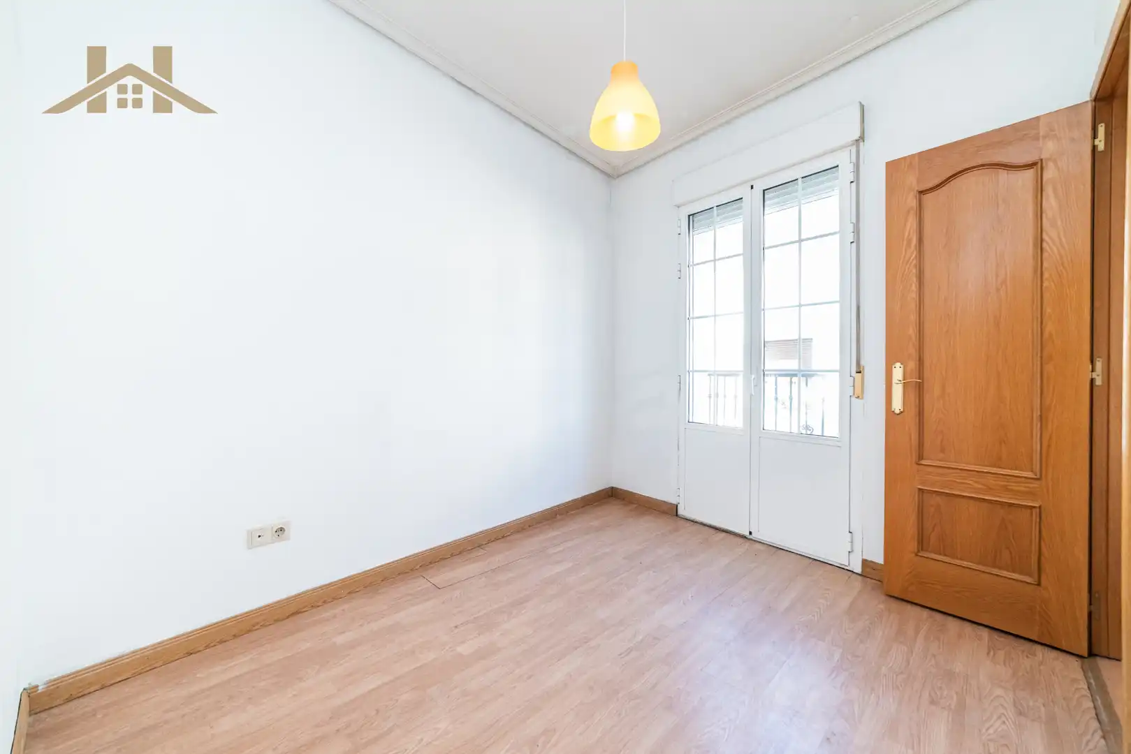 Habitación de Casa adosada en venta en Colmenar Viejo con Calefacción, Trastero y Amueblado