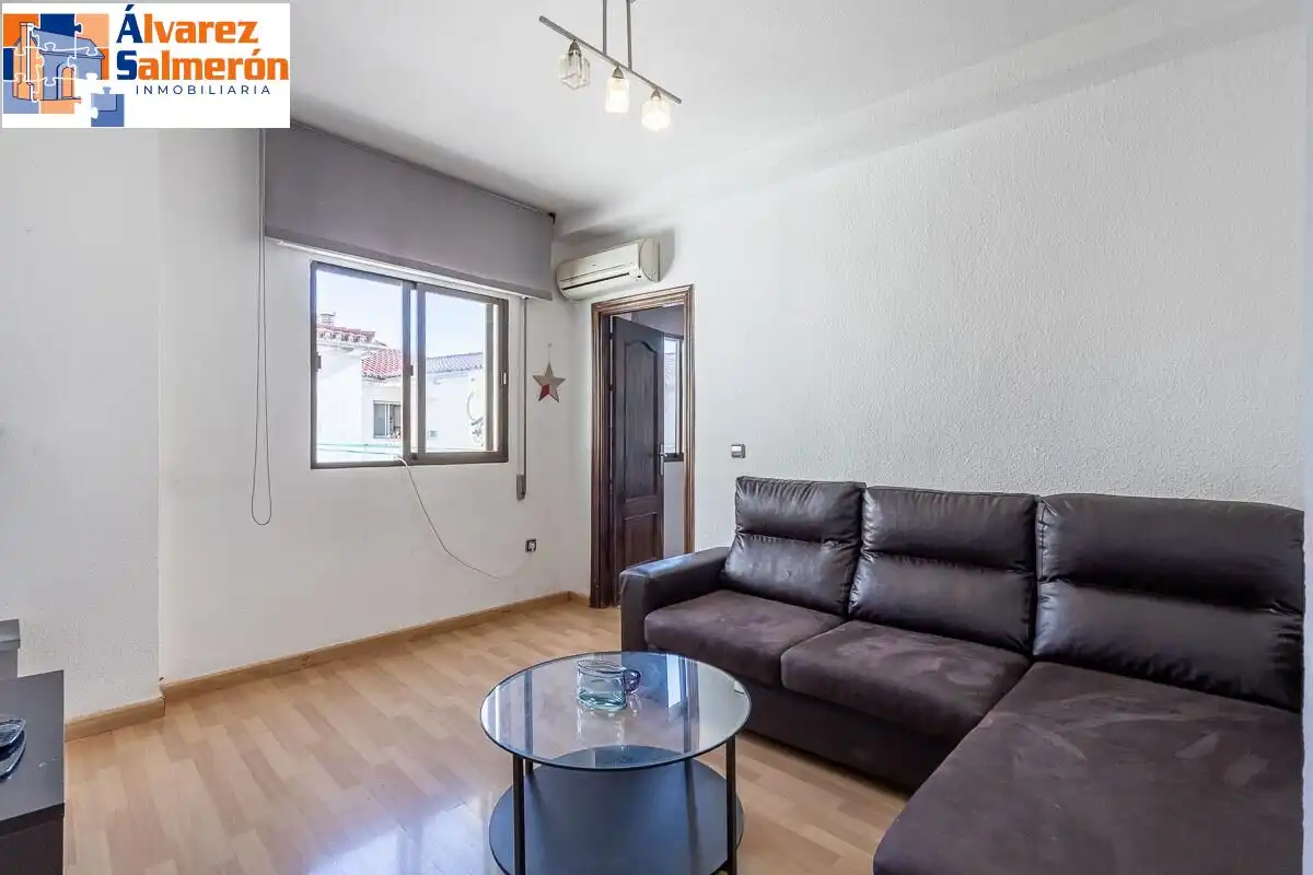 Flat for sale in Granada, Granada