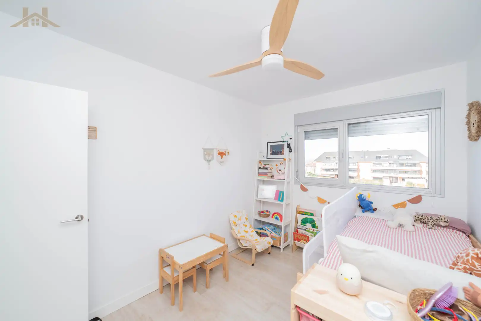 Habitación de Piso en venta en Boadilla del Monte con Aire acondicionado, Calefacción y Jardín privado