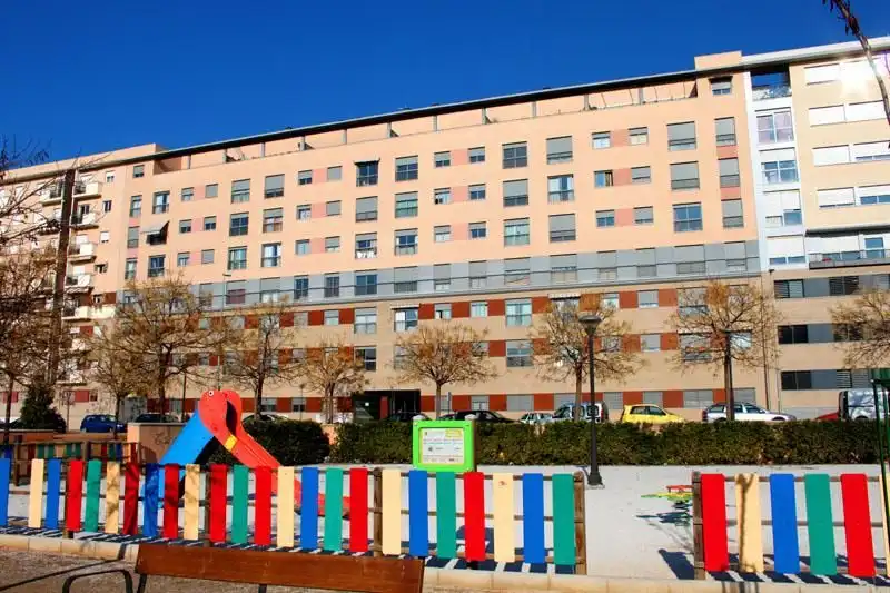 Außenansicht von Wohnung zur Miete in Granada mit Heizung und Ofen