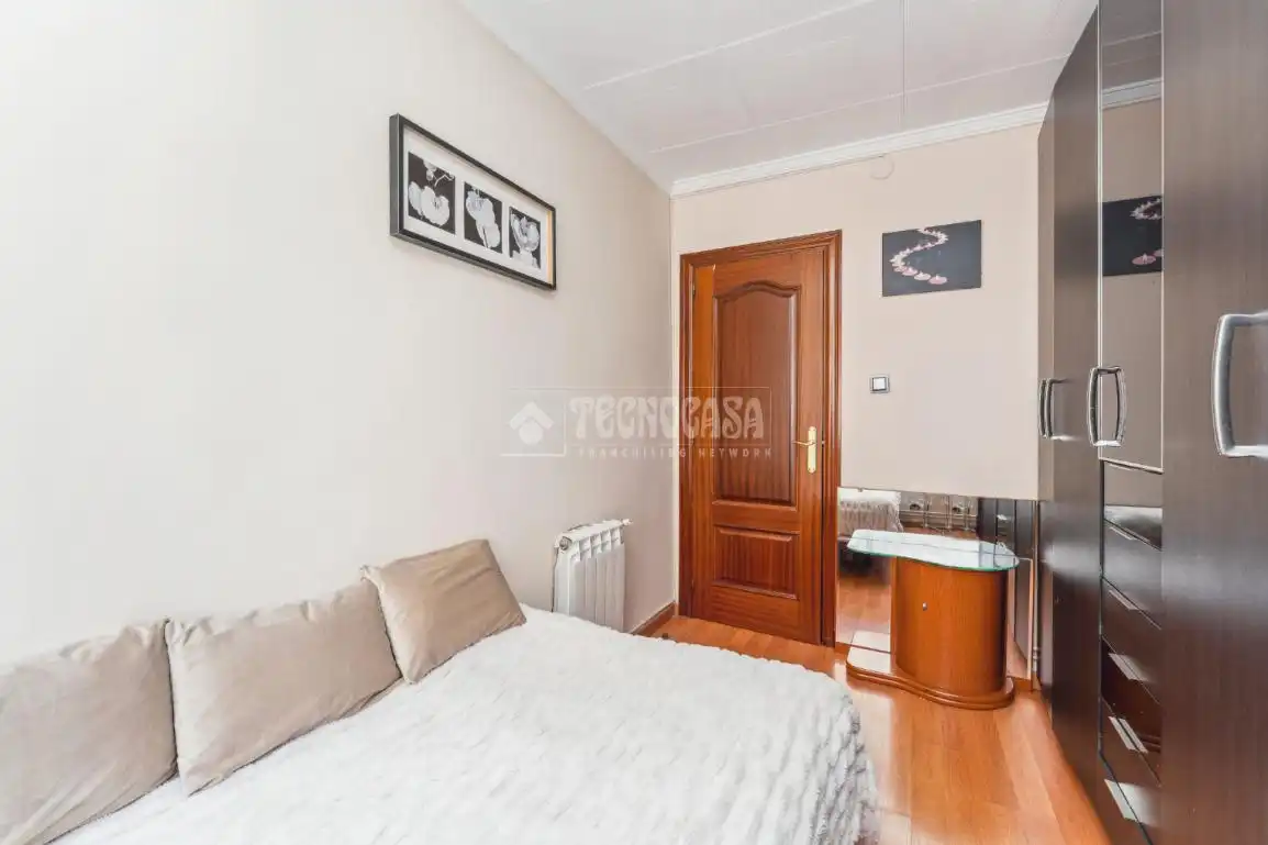 Habitación de Piso en venta en Cornellà de Llobregat con Aire acondicionado, Calefacción y Terraza