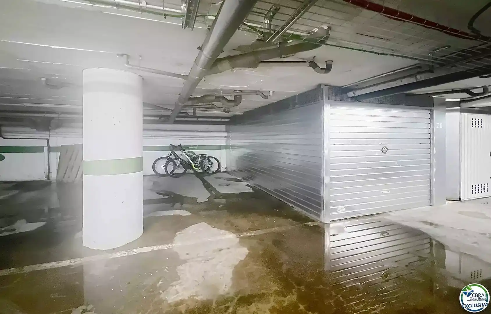 Aparcament de Garatge en venda en Empuriabrava