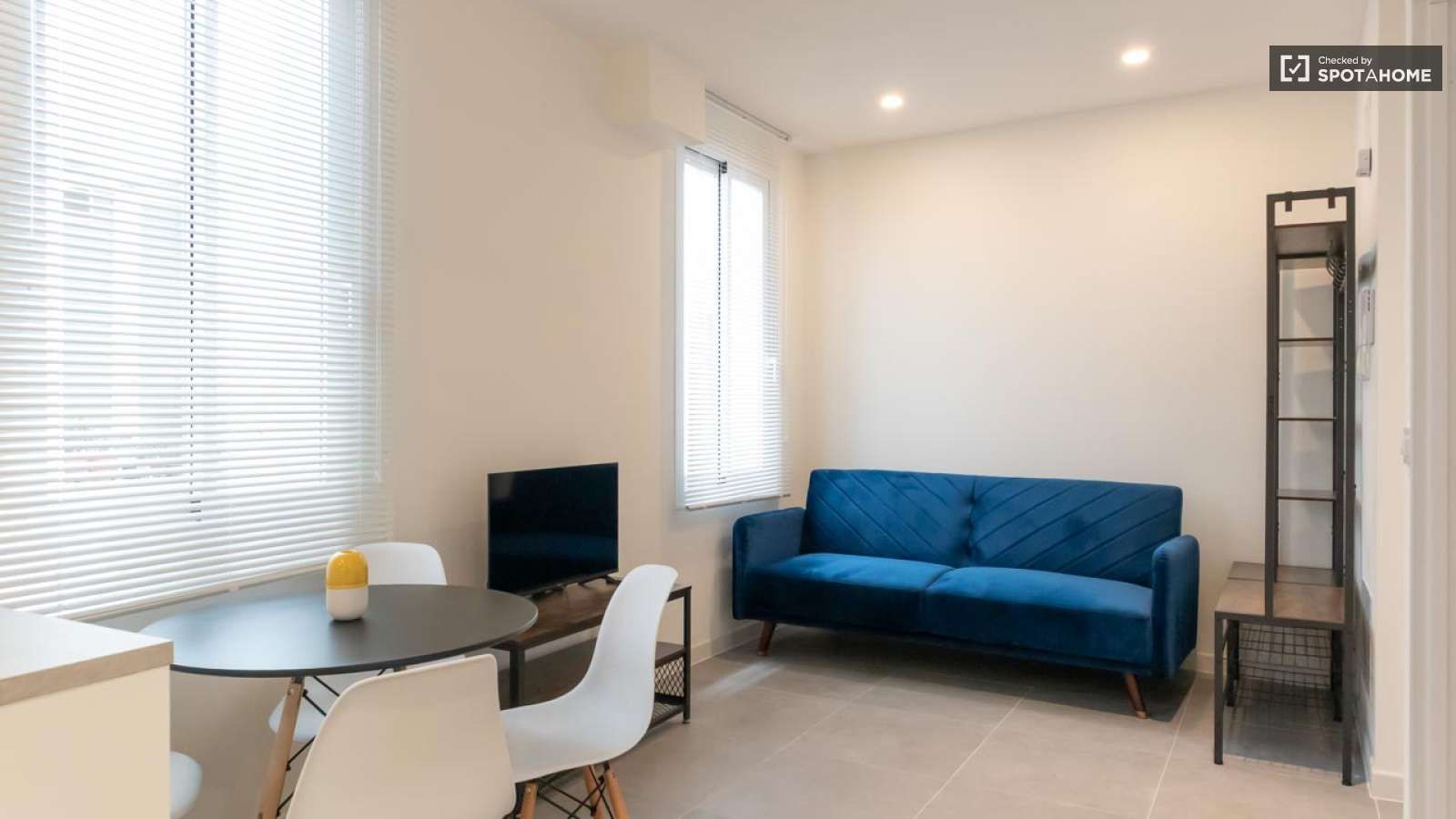 Sala d'estar de Estudi per a compartir en  Madrid Capital amb Aire condicionat, Calefacció i Terrassa
