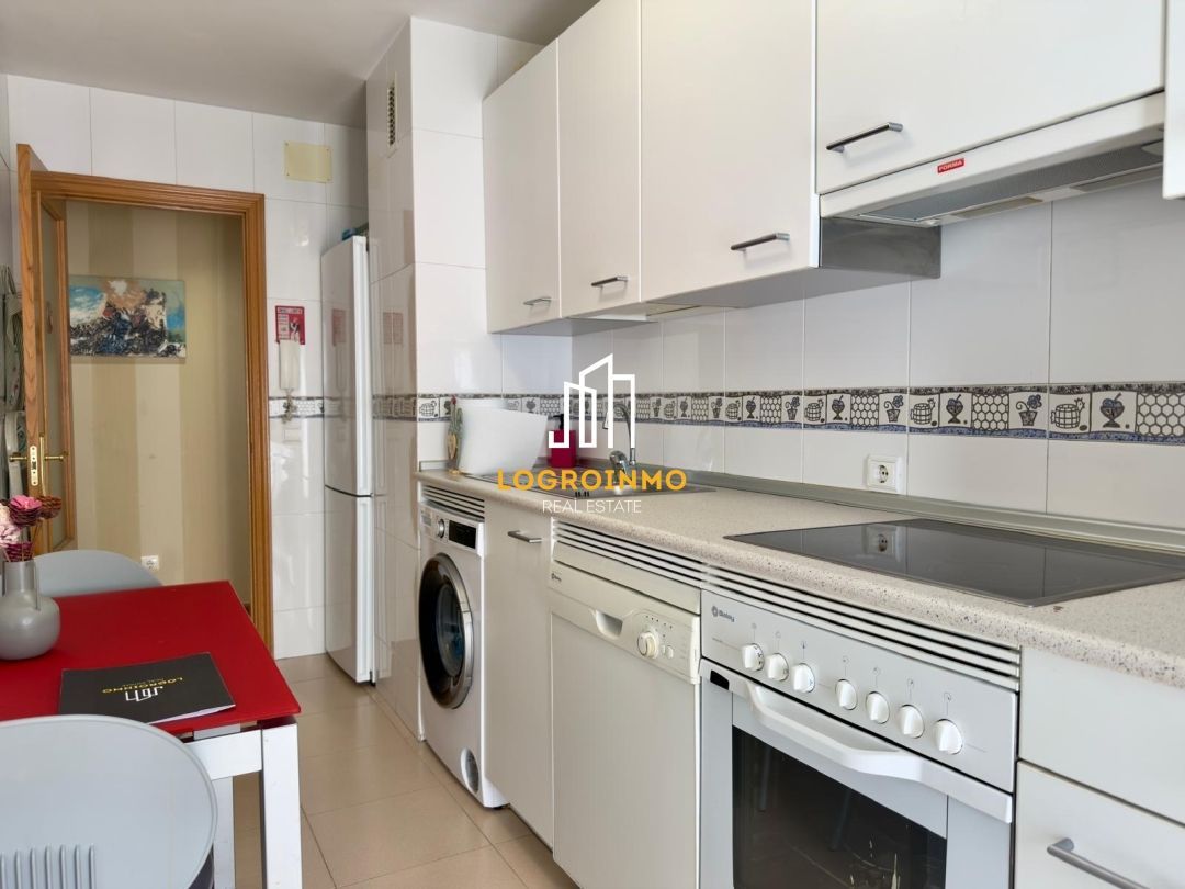 Cuina de Pis en venda en Lardero amb Calefacció, Traster i Balcó