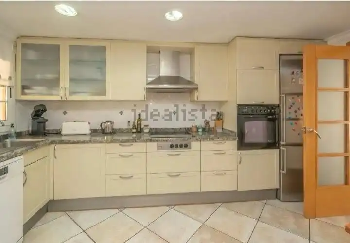 Cocina de Casa adosada en venta en Alicante / Alacant con Aire acondicionado, Calefacción y Jardín privado