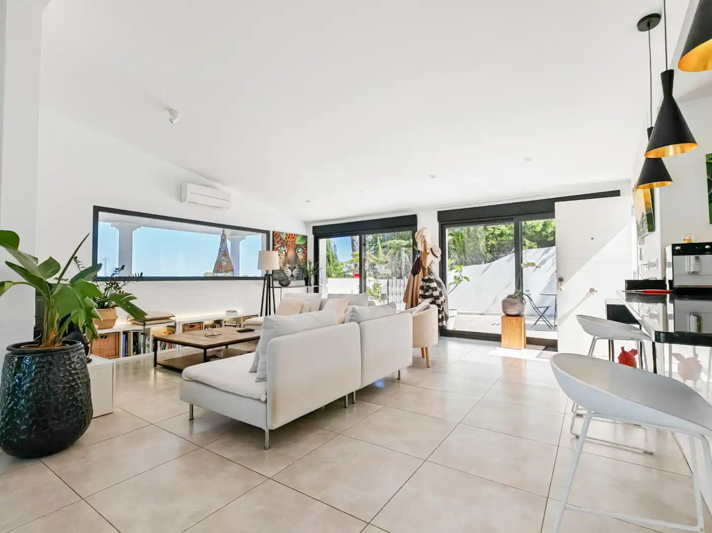 Living room of Houses for sale in Dénia  with Air Conditioner, Private garden and Terrace