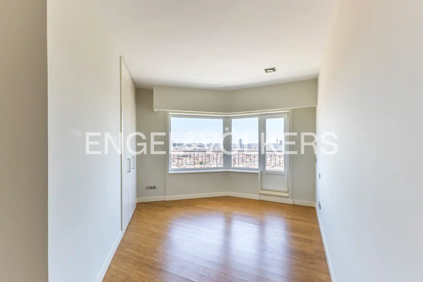 Schlafzimmer von Wohnung zur Miete in Madrid mit Heizung