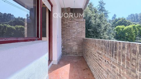 Piso Amplio y Luminoso De 3 Dorm. con TERRAZA y Balcón y Ascensor Cota 0 y Trastero En Zona Centro