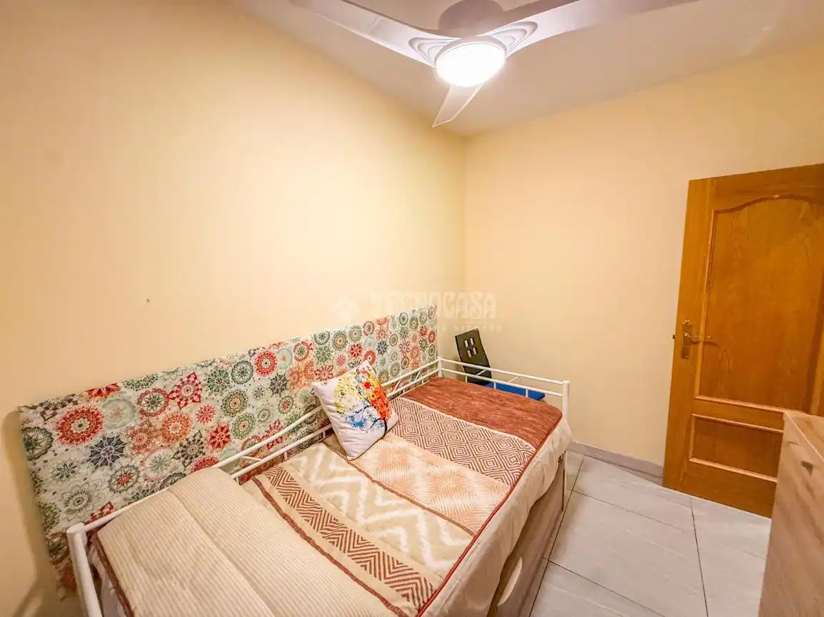 Bedroom of Flat for sale in Parla  with Air Conditioner, Heating and Terrace