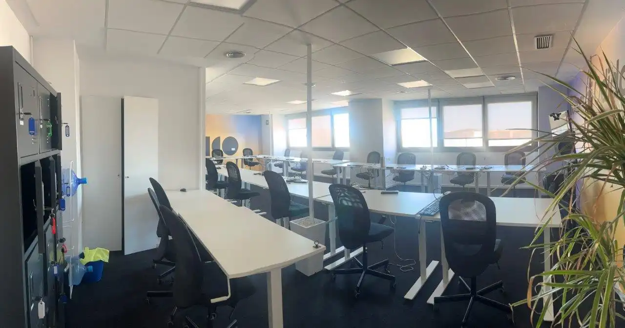 Office for rent in Campanar