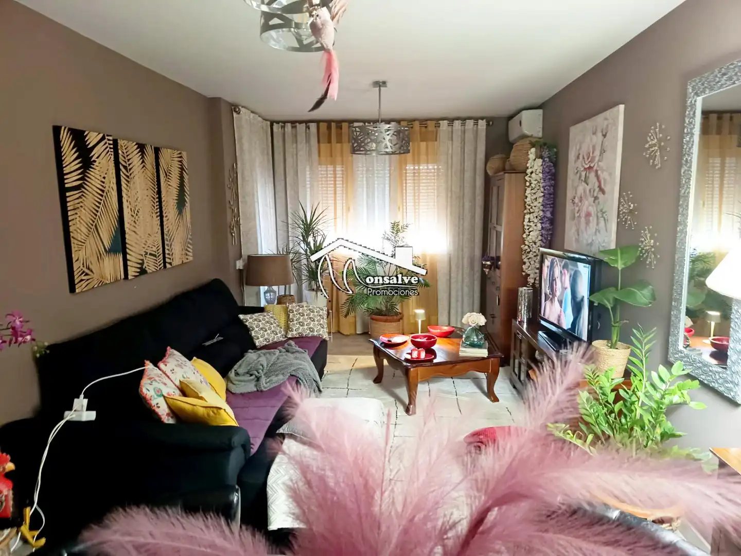 Sala de estar de Casa adosada en venta en Yeles con Aire acondicionado, Calefacción y Jardín privado