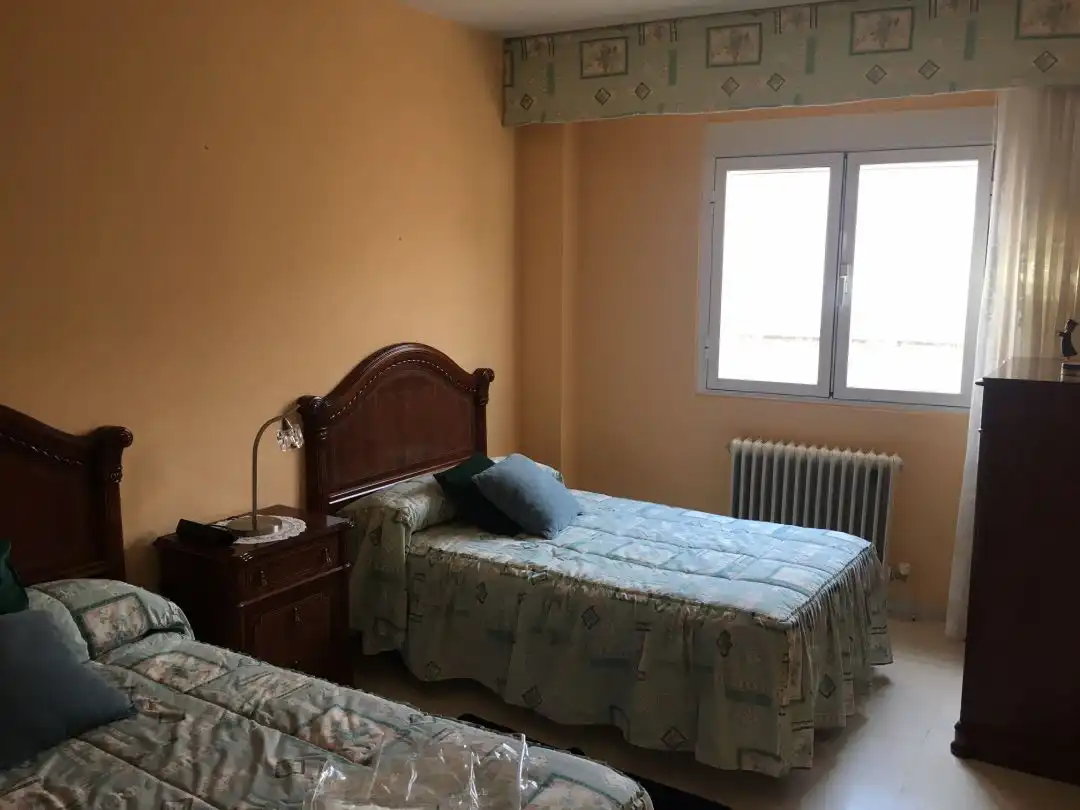 Habitación de Casa o chalet en venta en Santurde de Rioja con Calefacción y Terraza