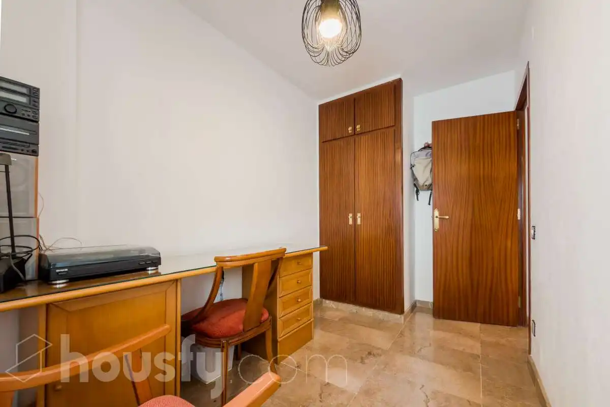 Bedroom of Houses for sale in Santa Coloma de Gramenet  with Air Conditioner, Heating and Private garden