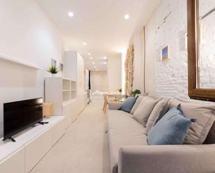 Living room of Study to share in  Valencia Capital  with Air Conditioner and Terrace
