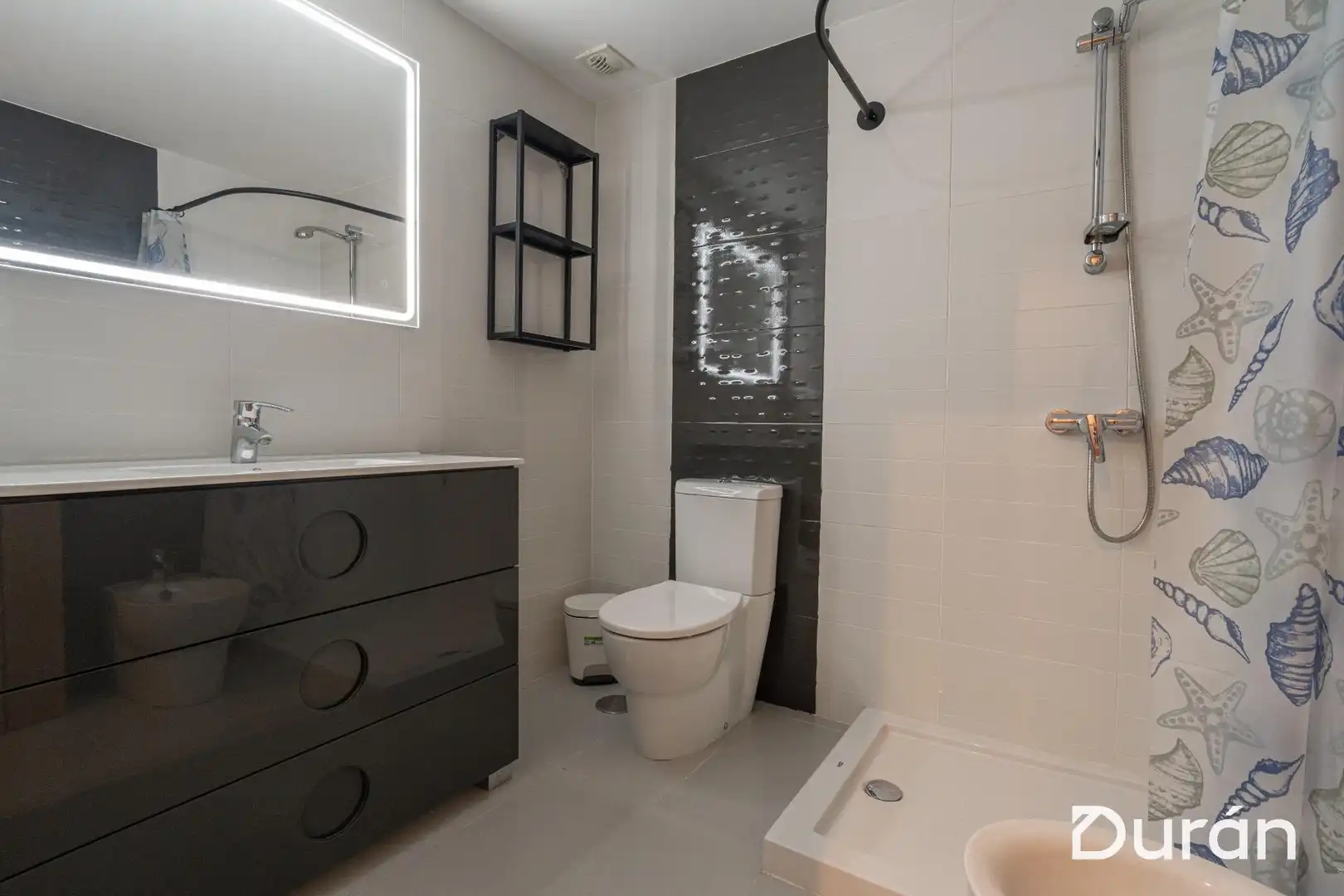 Bathroom of Flat for sale in El Ejido  with Parquet flooring, Terrace and Furnished