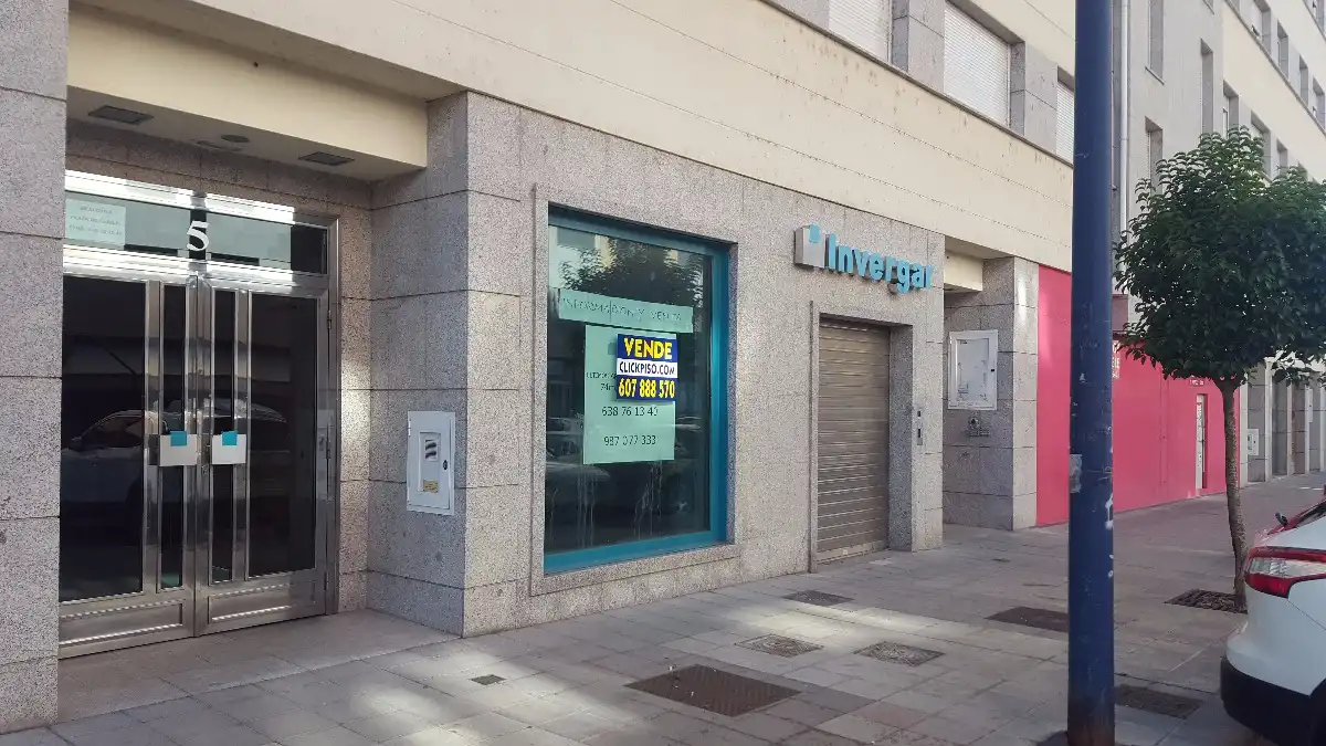 Local comercial en venda a El Soto