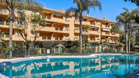 Foto 4 de Apartamento en venta en Calle Higueral de Artola, 25, Cabopino - Artola, Marbella