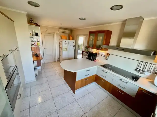 Cocina de Casa o chalet en venta en Cerdanyola del Vallès con Aire acondicionado, Calefacción y Jardín privado