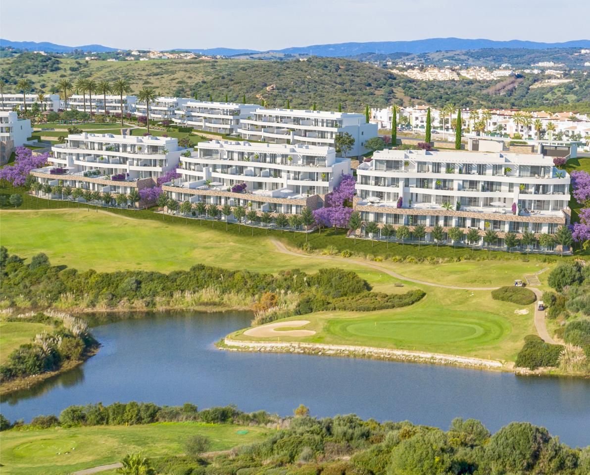 Vista exterior de Àtic en venda en La Alcaidesa amb Aire condicionat, Calefacció i Jardí privat