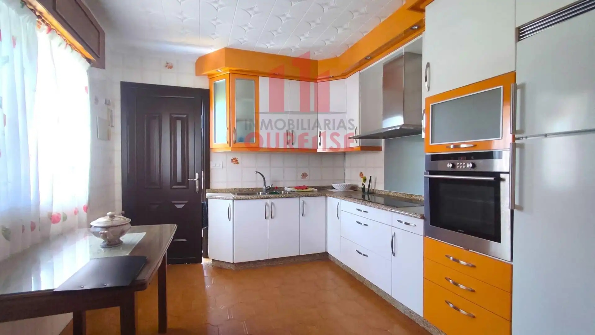Cuina de Casa o xalet en venda en A Merca   amb Calefacció i Moblat