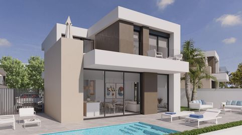 Villa de 3 dormitorios con piscina privada en primera línea de Roda GolfMurcia