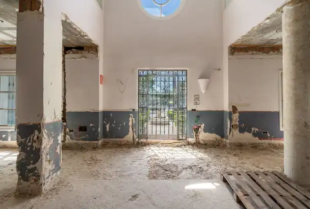 Geschaftsraum zum Verkauf in Benahavís mit Terrasse und Möbliert