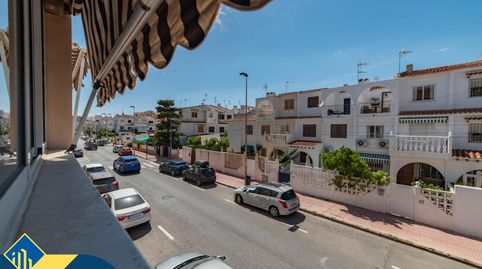 Ático dúplex reformado con terraza, en la provincia de Alicante, ciudad de Torrevieja. 3 habitaciones | 95 m² | 650 metros del mar