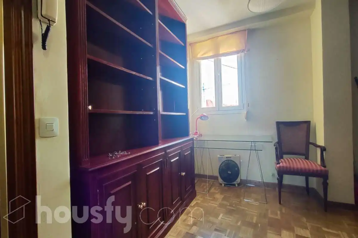 Bedroom of Flat for rent in Madrid  with Air Conditioner, Heating and Parquet flooring