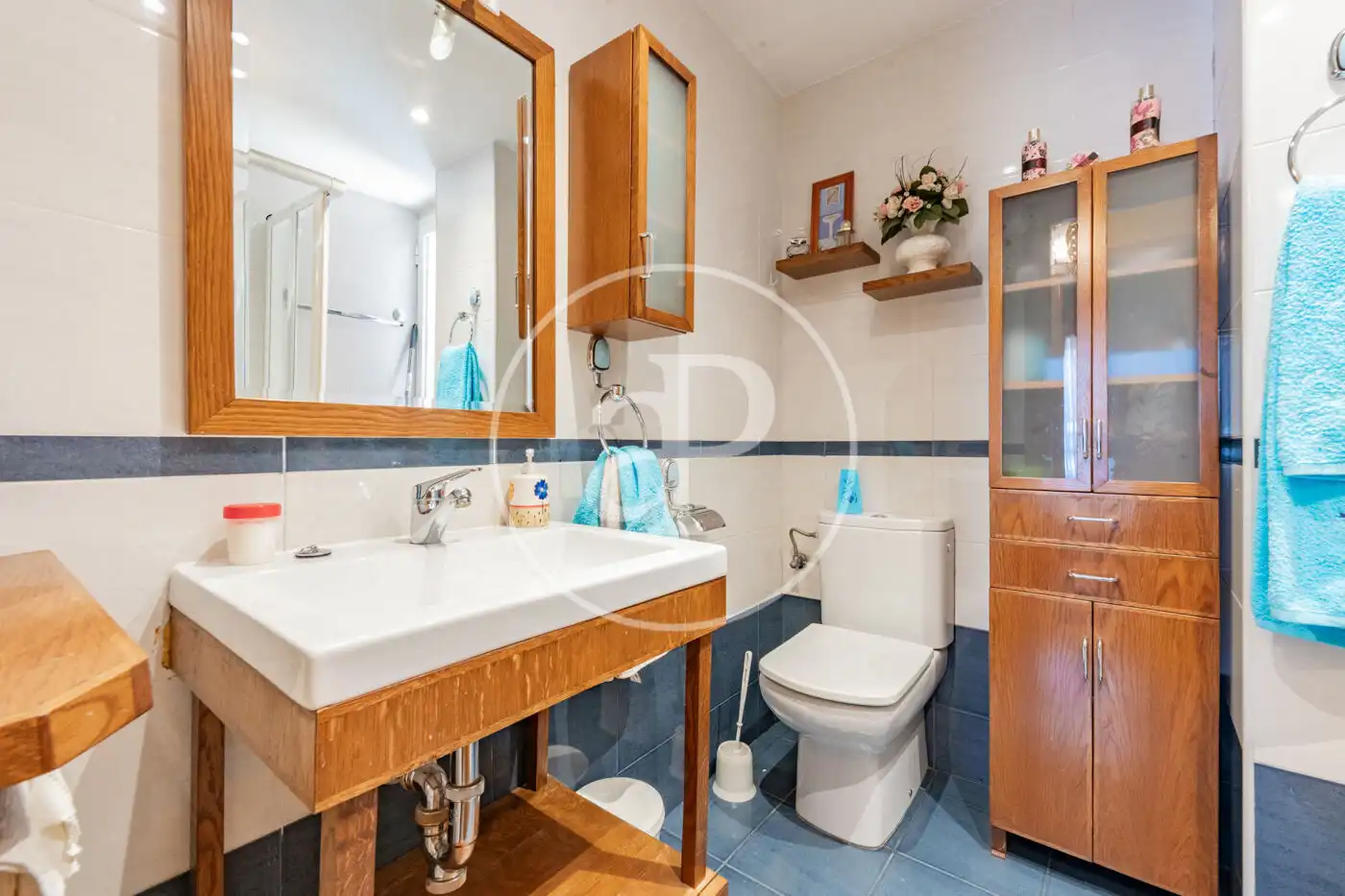 Baño de Piso en venta en Madrid con Aire acondicionado, Calefacción y Jardín privado