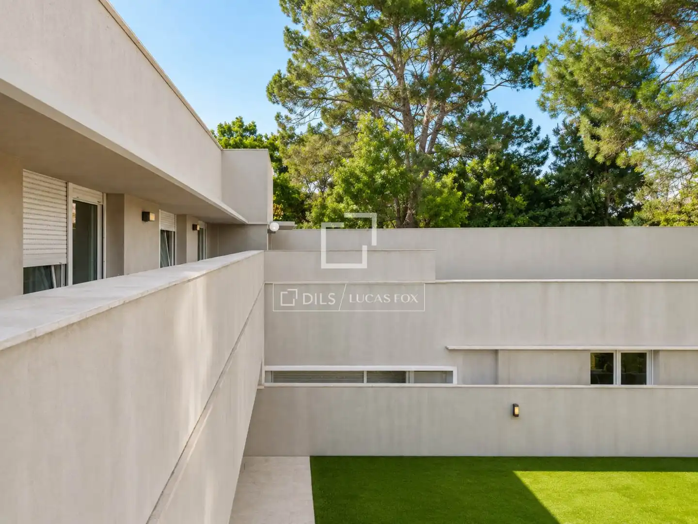 Vista exterior de Casa o chalet de alquiler en Las Rozas de Madrid con Aire acondicionado, Calefacción y Jardín privado