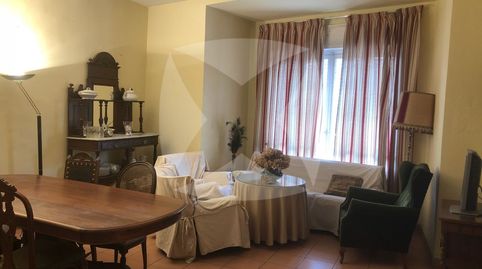 PISO EN VENTA DE 4 DORMITORIOS Y 2 BAÑOS. ZONA DE COLON, image 3