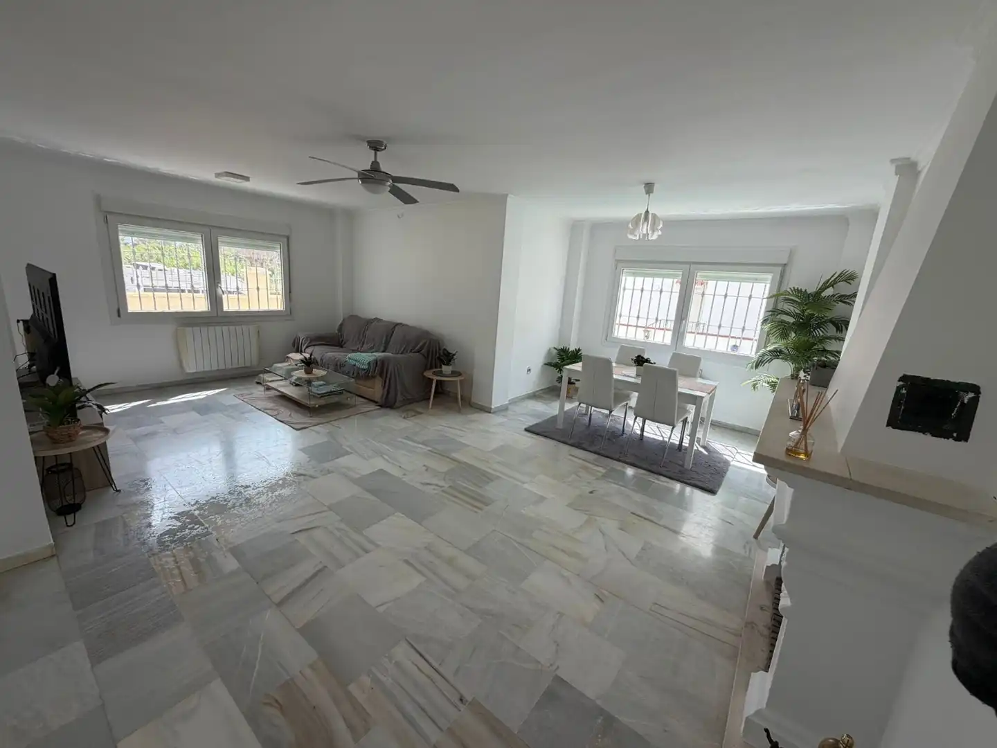 Sala de estar de Casa o chalet en venta en Torremolinos con Aire acondicionado, Calefacción y Terraza