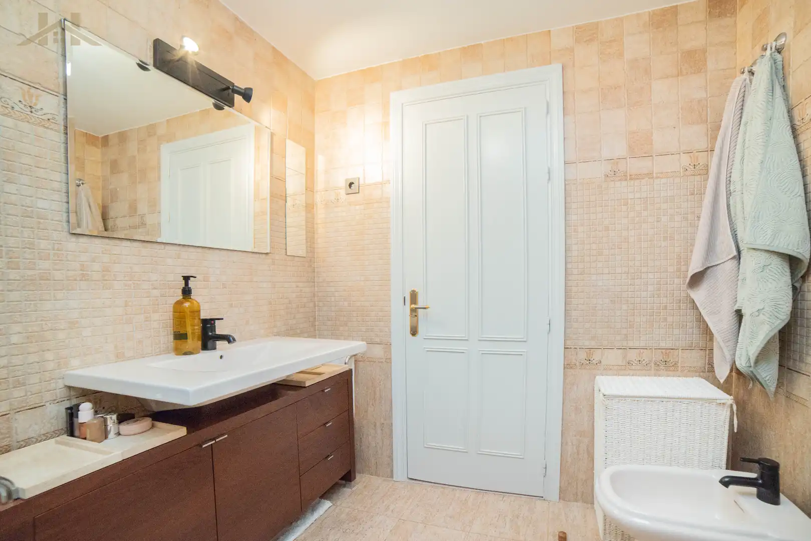 Bathroom of Flat for sale in Móstoles  with Air Conditioner and Heating