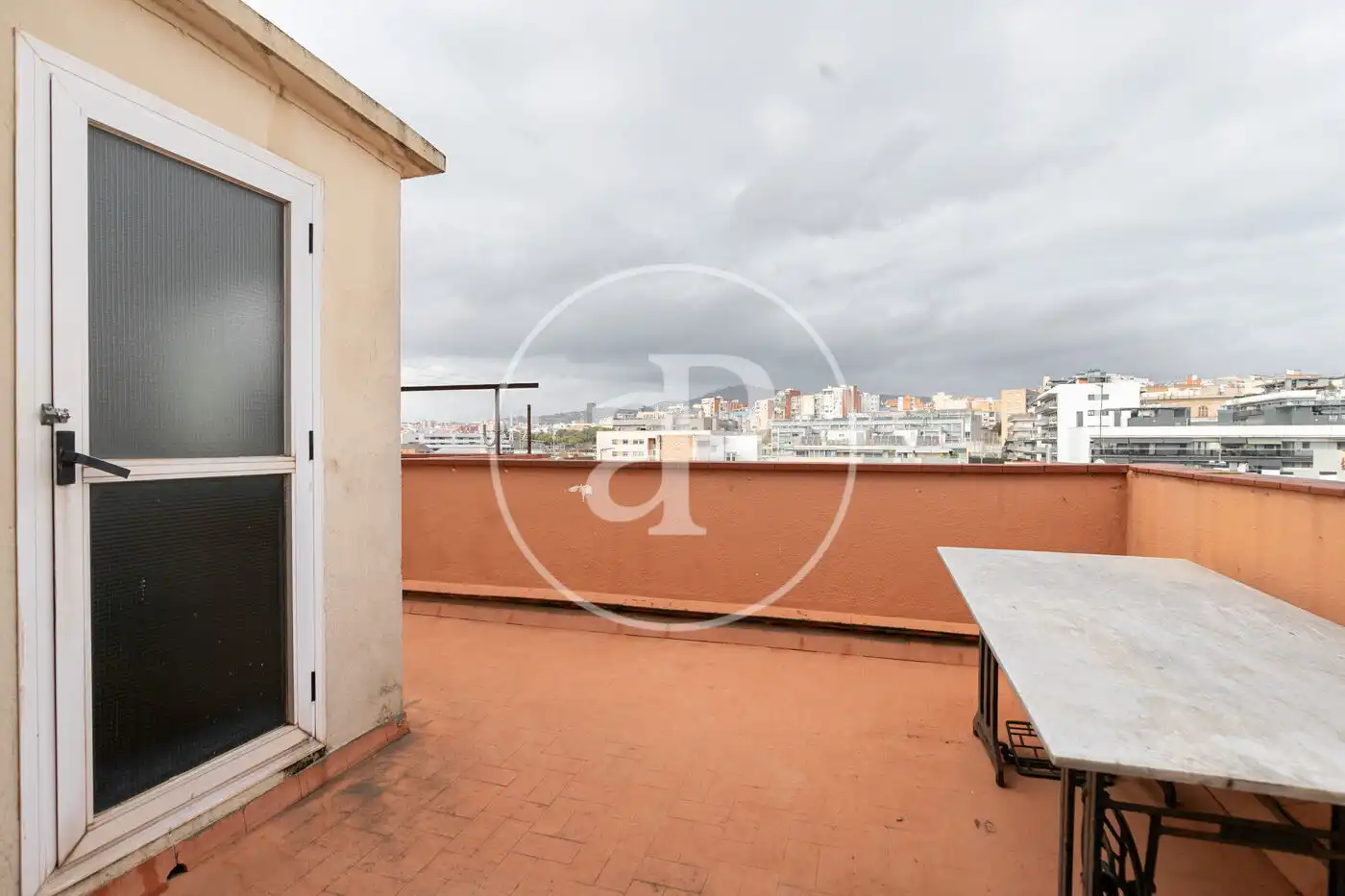 Terraza de Ático en venta en L'Hospitalet de Llobregat con Calefacción, Terraza y Trastero