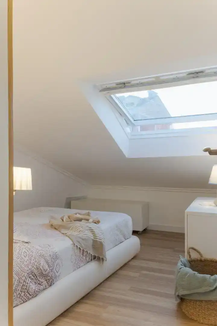 Dormitori de Àtic de lloguer en Sanxenxo amb Jardí privat, Parquet i Moblat