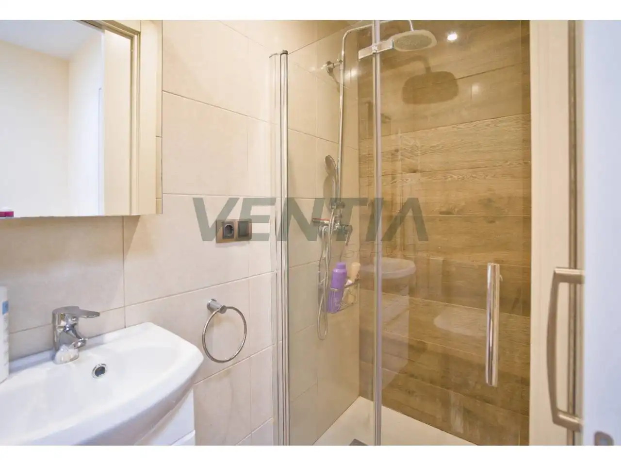 Bathroom of Houses for sale in Sant Feliu de Codines  with Air Conditioner, Heating and Private garden