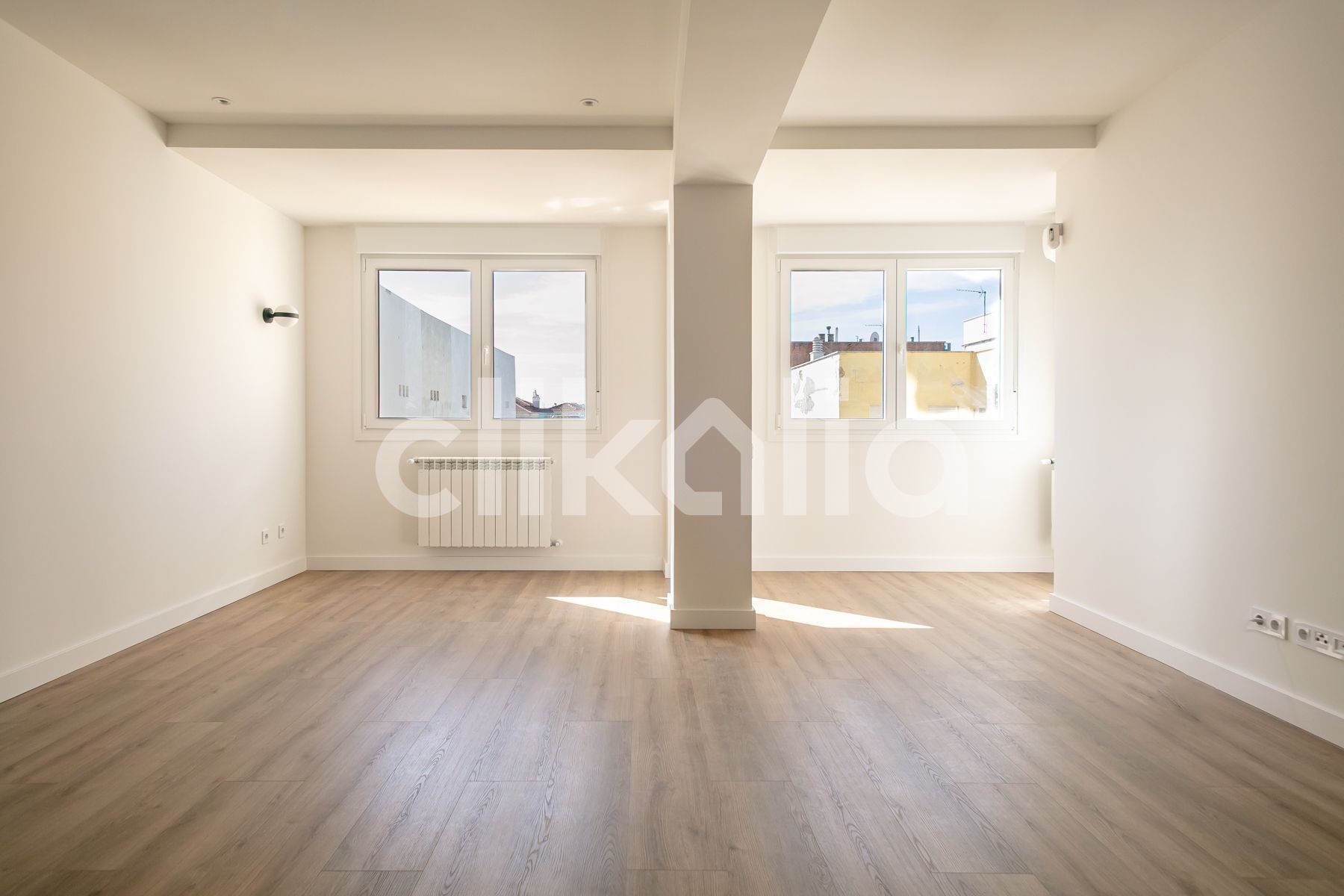 Living room of Flat for sale in  Madrid Capital  with Air Conditioner and Heating