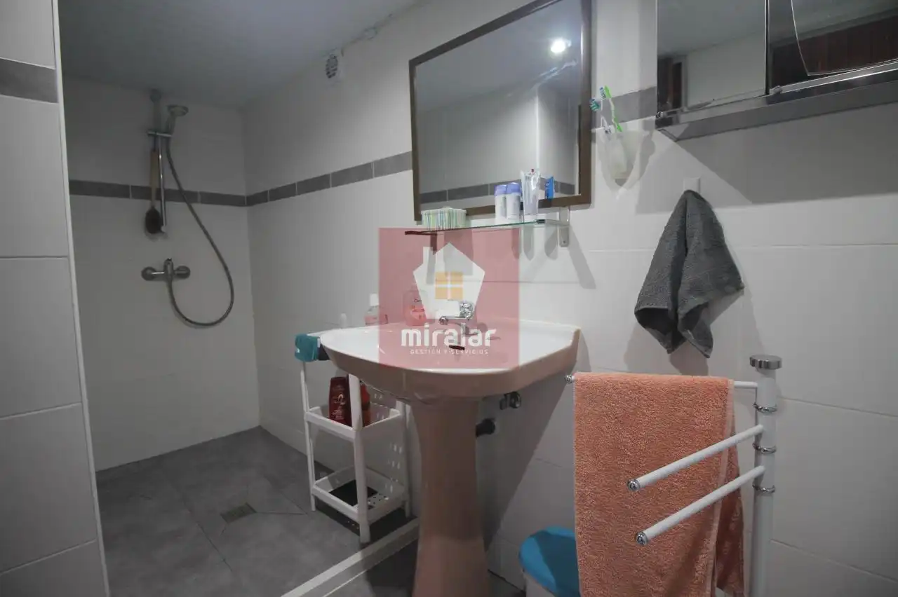 Bany de Casa o xalet en venda en Crecente amb Calefacció, Jardí privat i Terrassa