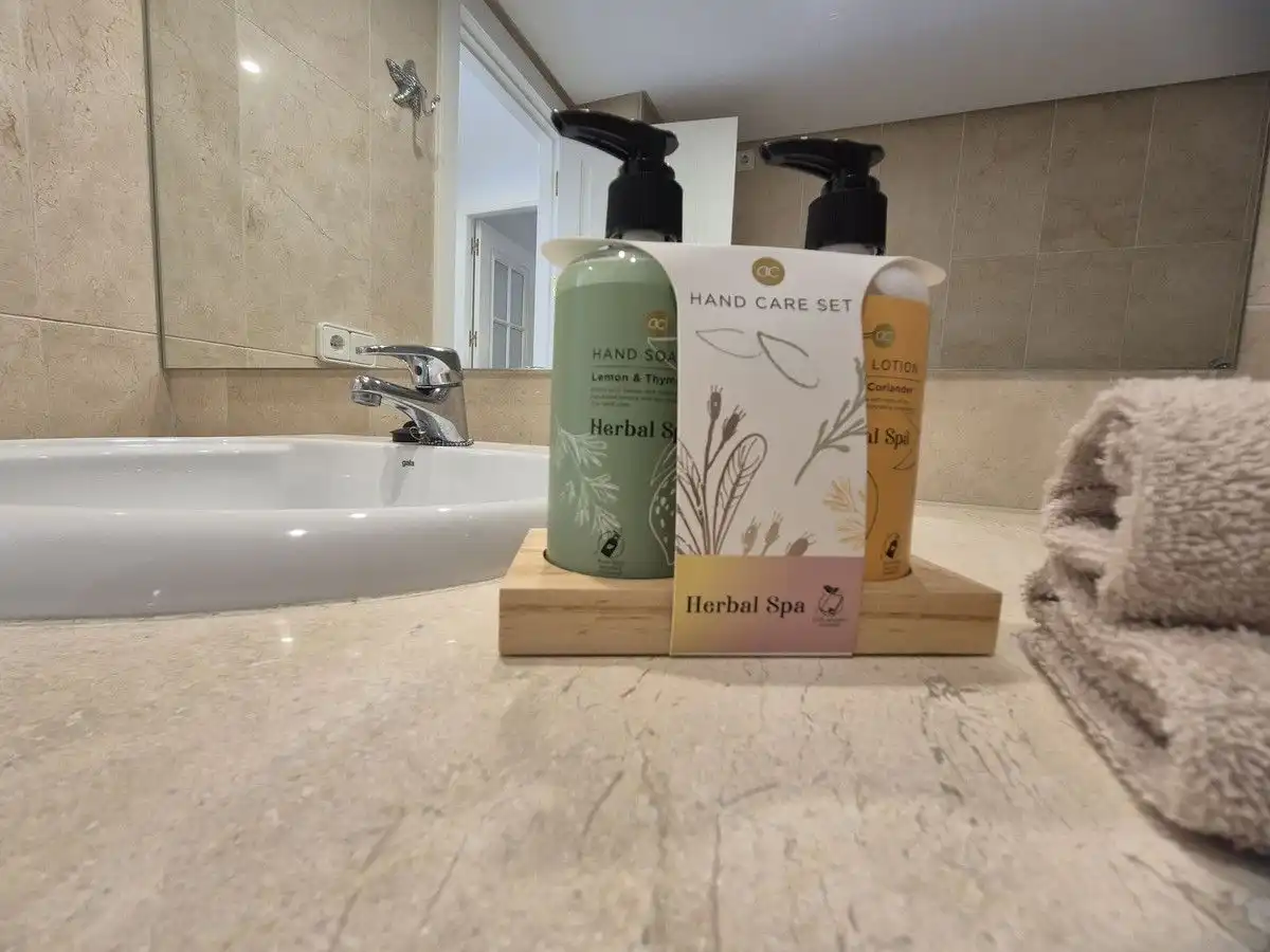 Bany de Apartament de lloguer en Marbella amb Aire condicionat, Calefacció i Terrassa