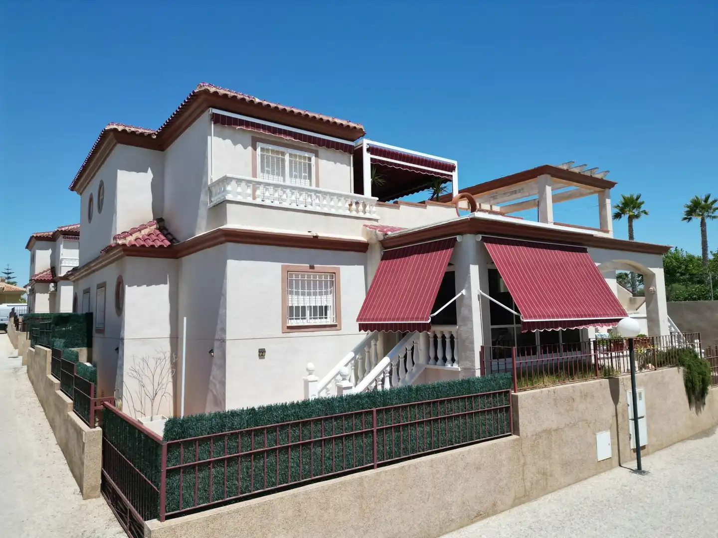 Vista exterior de Casa o xalet en venda en San Fulgencio amb Terrassa, Moblat i Forn