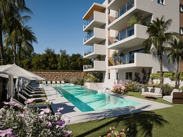 Bajo con piscina en venta en Estepona Pueblo