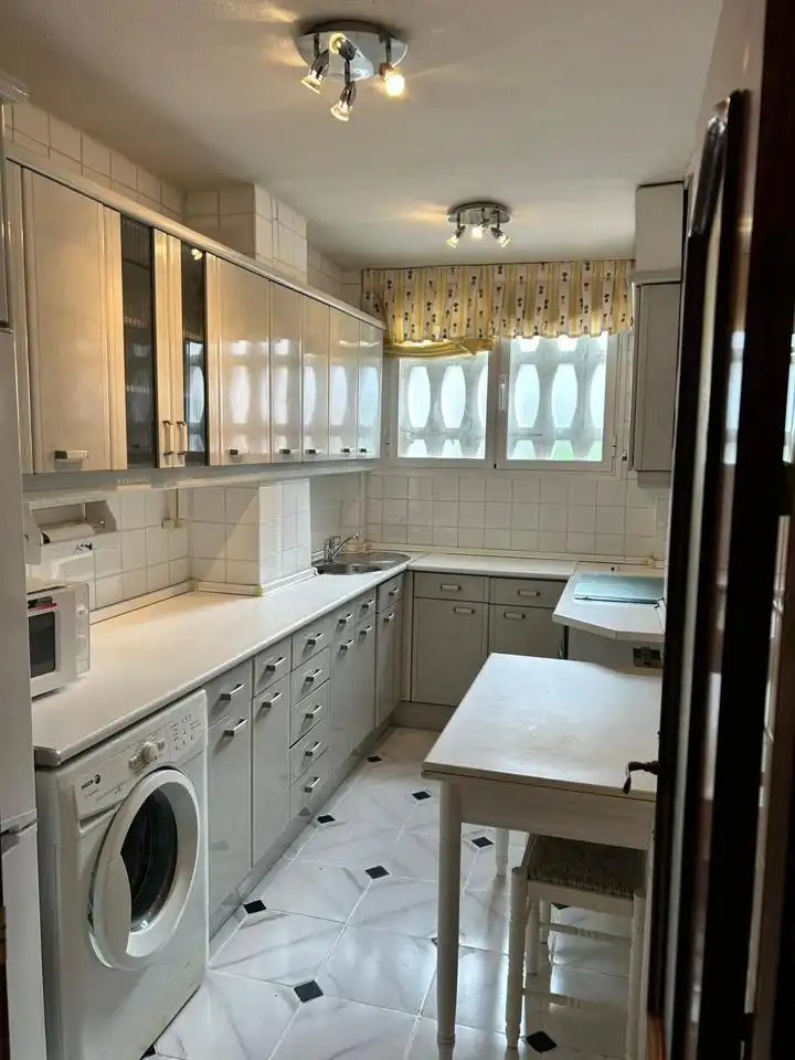 Kitchen of Flat for sale in Móstoles  with Air Conditioner, Heating and Parquet flooring