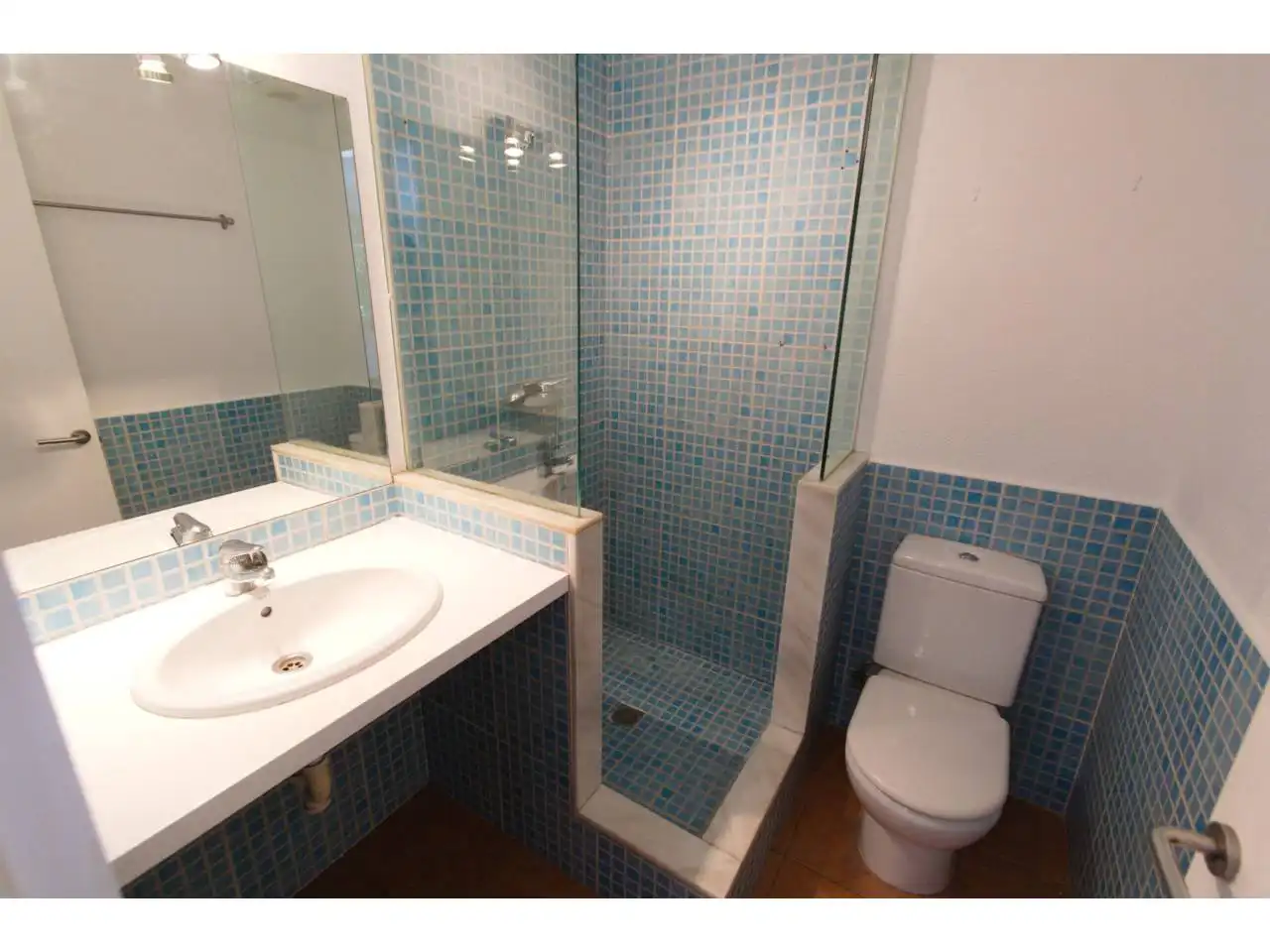 Badezimmer von Wohnungen zum Verkauf in Cadaqués mit Terrasse