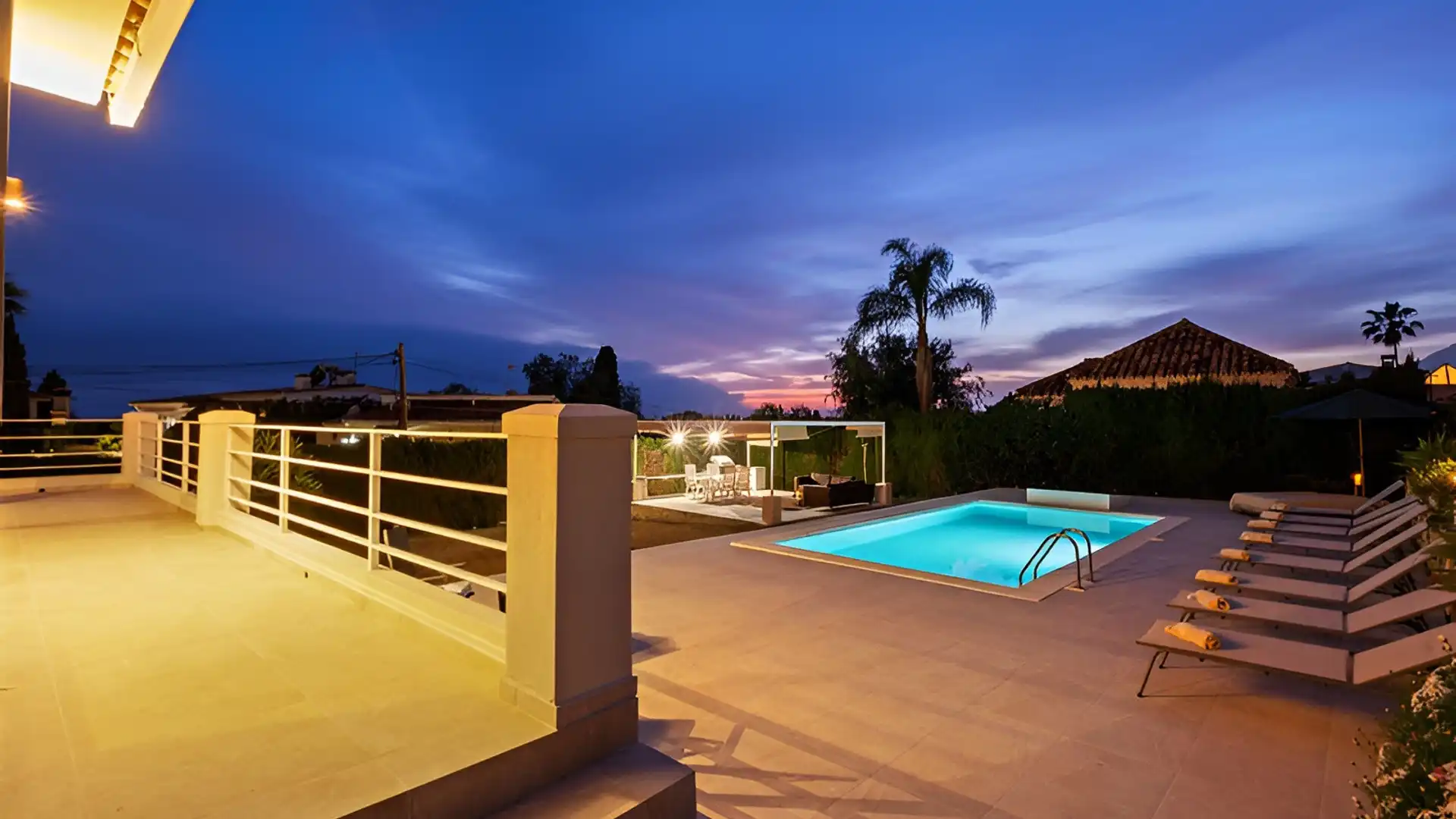 Houses for sale in Elviria